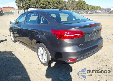 2016 Ford Focus Se z USA, uszkodzony, nr VIN 1FADP3F22GL345441